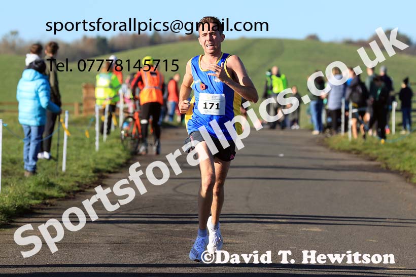 Senior Men and Womens 2023 Heaton Memorial 10k Road Race, Newcastle Town Moor, Newcastle.  Photo: David T. Hewitson/Sports for All Pics